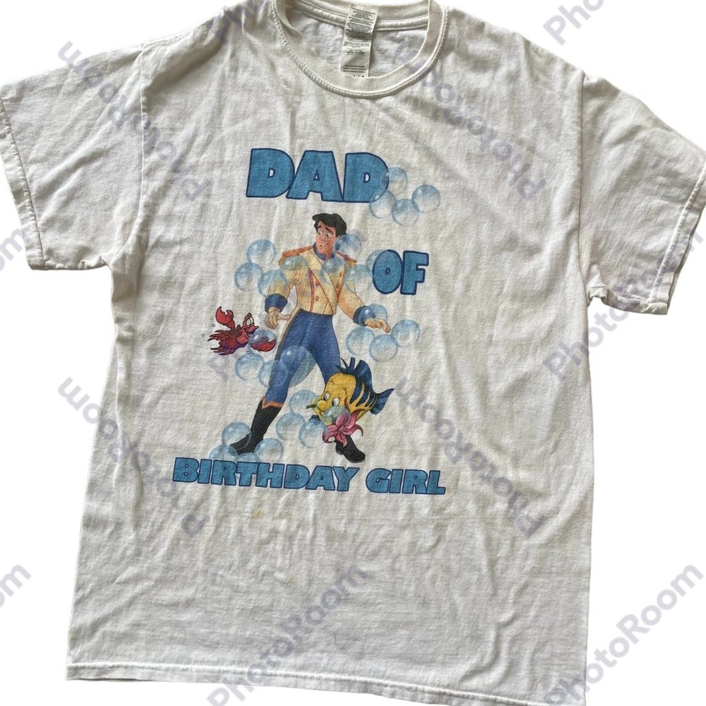 Men's T shirt, Brand - Gildan, Size-M, Color-White, Preloved in Good condition